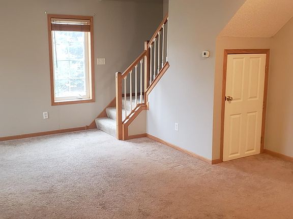2nd image of 1514 Praha St SE