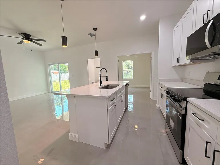 1251 Scottish St SW — Photo 10