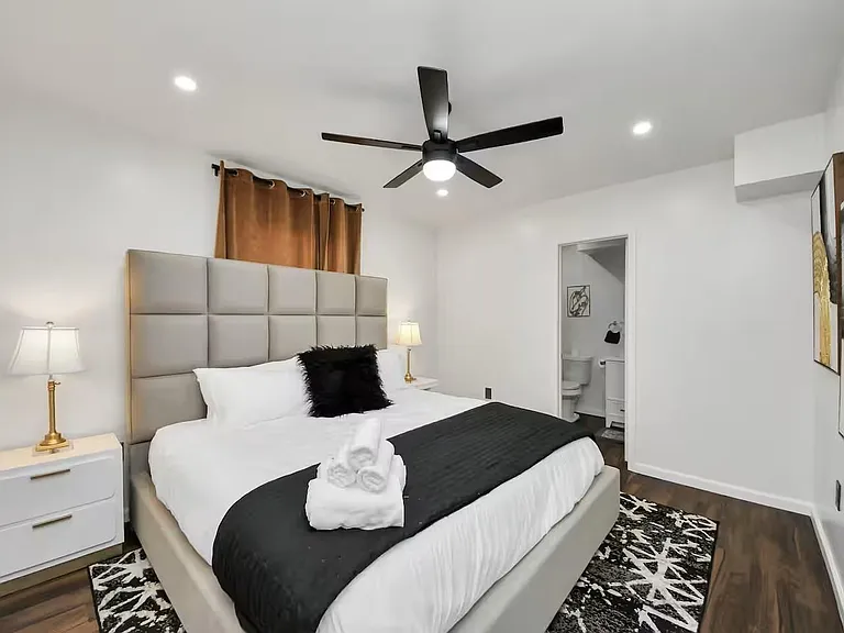 3217 Binz St — Photo 2
