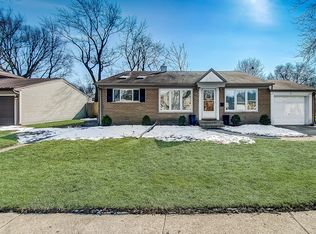 1463 E Reynolds Dr, Palatine, IL 60074