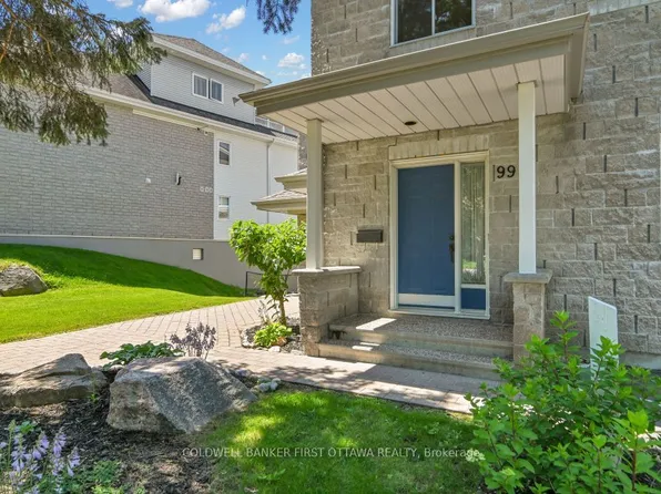 99 Robson Ct, Ottawa, ON K2K 2W1