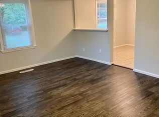 300 E Lockheed Dr, Midwest City, OK 73110