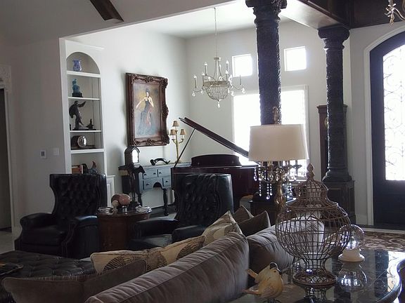 4th image of 10304 La Salle Ave