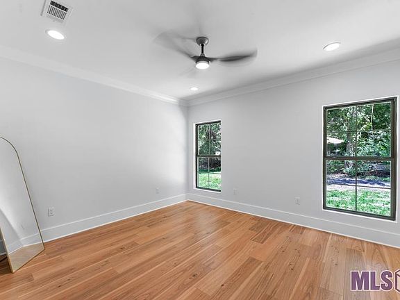 4th image of 1310 Parkway Dr