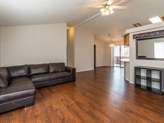 2nd image of 1134 W Sunny Creek Cir