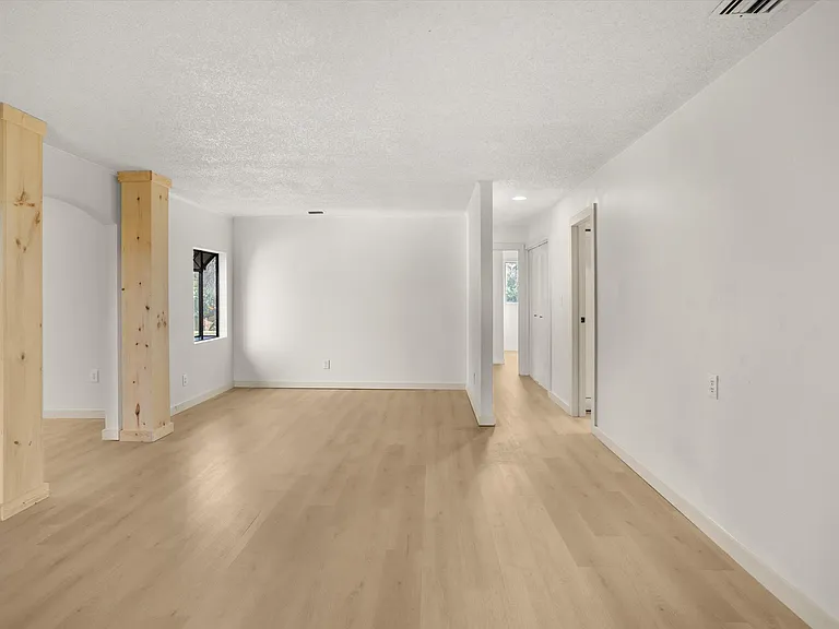 8725 Erie Ln — Photo 33