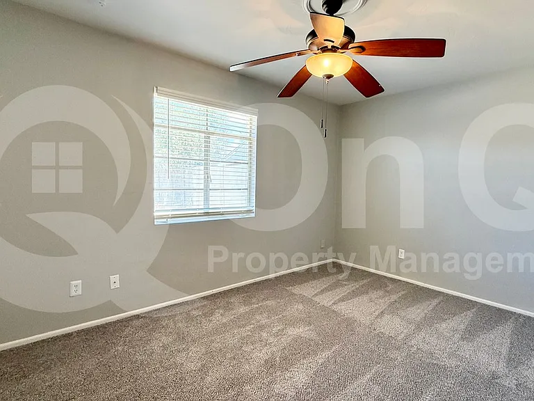 1730 W Northview Ave — Photo 6