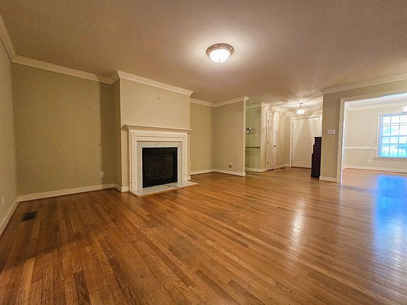 5th image of 4206 Tweedsmuir Rd