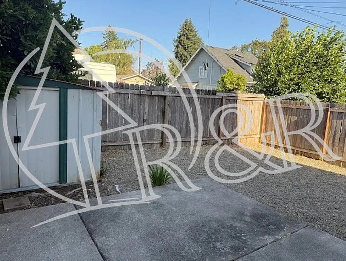3 bed, 1.5 bath, 1310 sqft, $2,095 — Photo 2