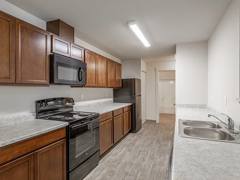 Crossroads Apartments — Photo 27