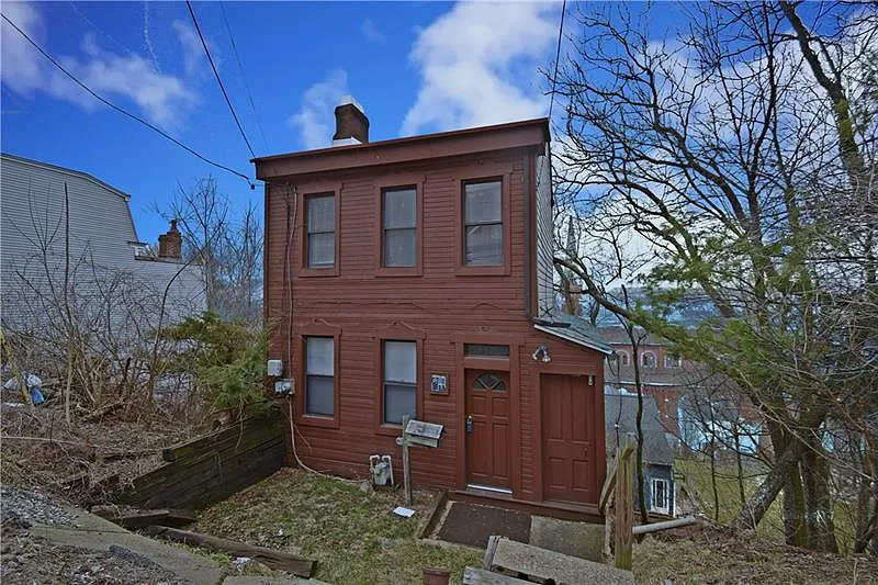 33 Hackstown St photo 1