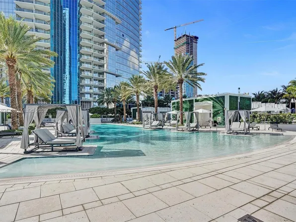 851 NE 1st Ave, Miami, FL