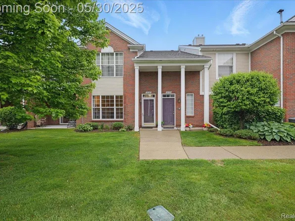 16490 Norfolk Dr, Macomb, MI 48044