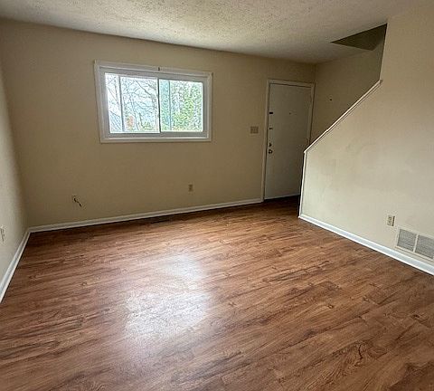 4th image of 210 Virginia Ave APT 16