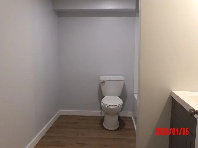 1211 E 4th St #26 — Photo 9