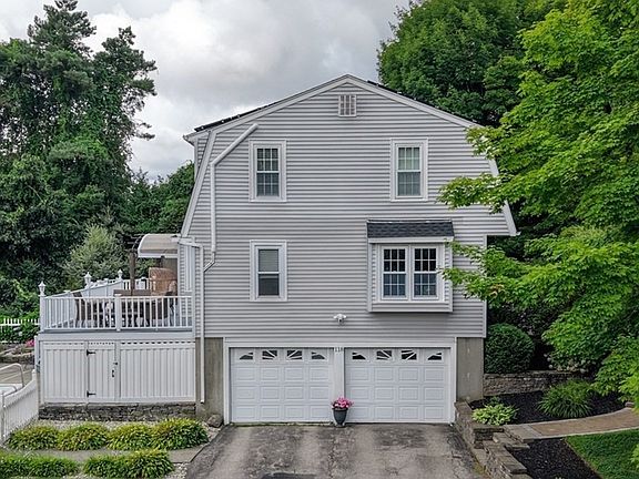 2nd image of 118 Mendon Rd