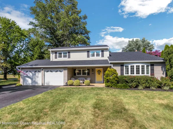 28 Heritage Drive, Freehold, NJ 07728