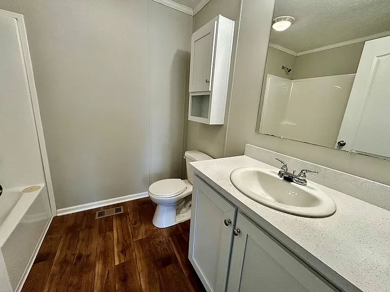 Hickory Knoll — Photo 132