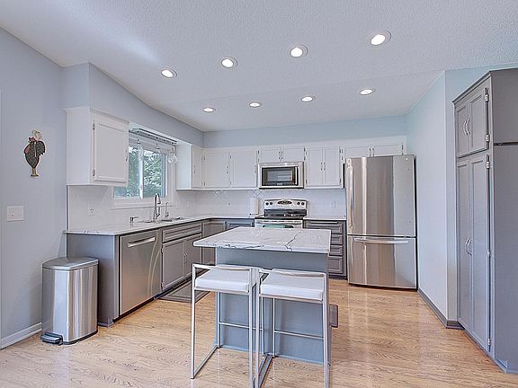 5th image of 3817 Moccasin Ct