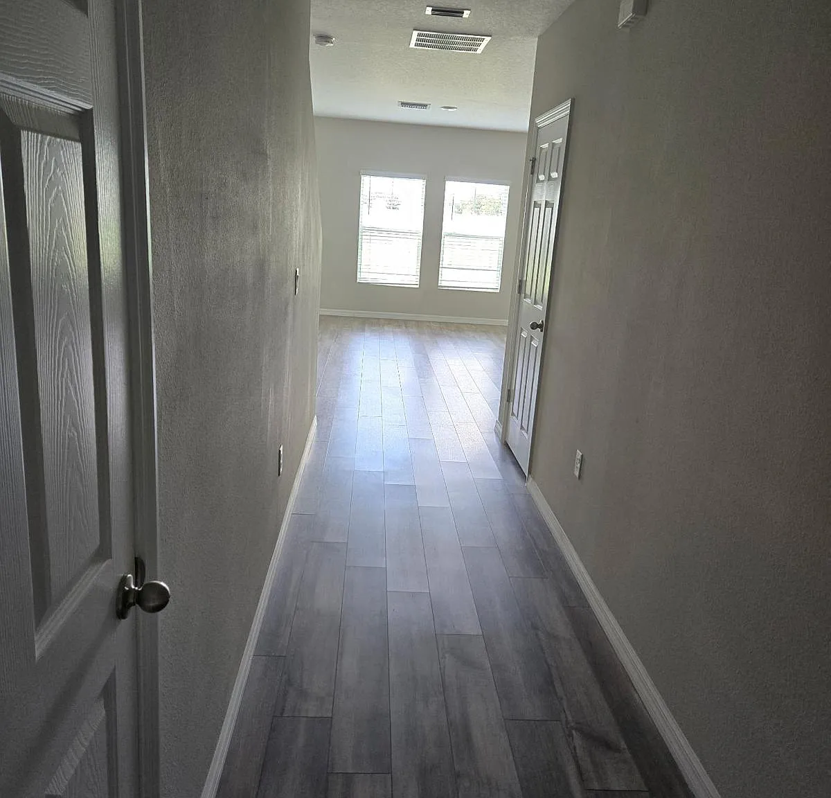 4 bed, 2039 sqft, $2,499 — Photo 3