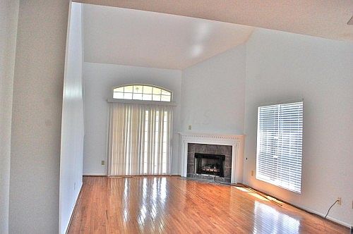 3rd image of 980 Village Dr