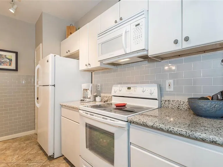 3284 Holly Hall St #3284 — Photo 6