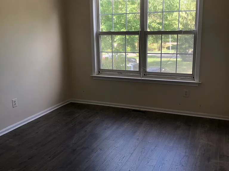 514 Tivoli Ct — Photo 3