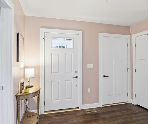 3rd image of 906 Sun Valley Way