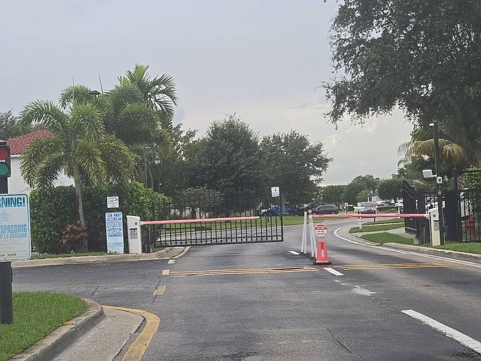 1st image of 6606 Windmill Way