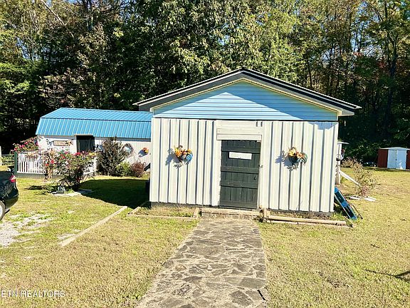 2nd image of 284 Ray Cross Rd