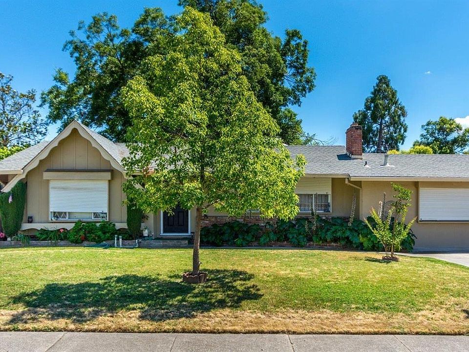 2nd image of 7112 Winlock Ave