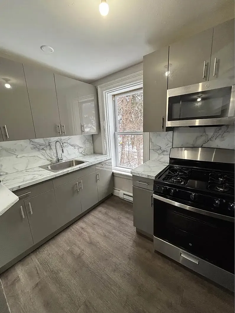 4 bed, $2,779 — Photo 1