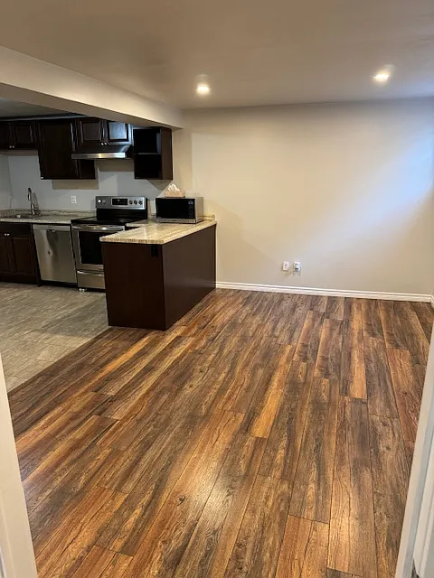 113 Cornerbrook Crescent Waterloo — Photo 4