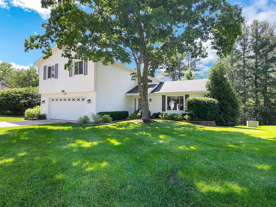 1st image of 15020 Willmont Ct