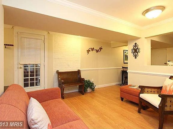 5th image of 3010 Wisconsin Ave NW APT B2