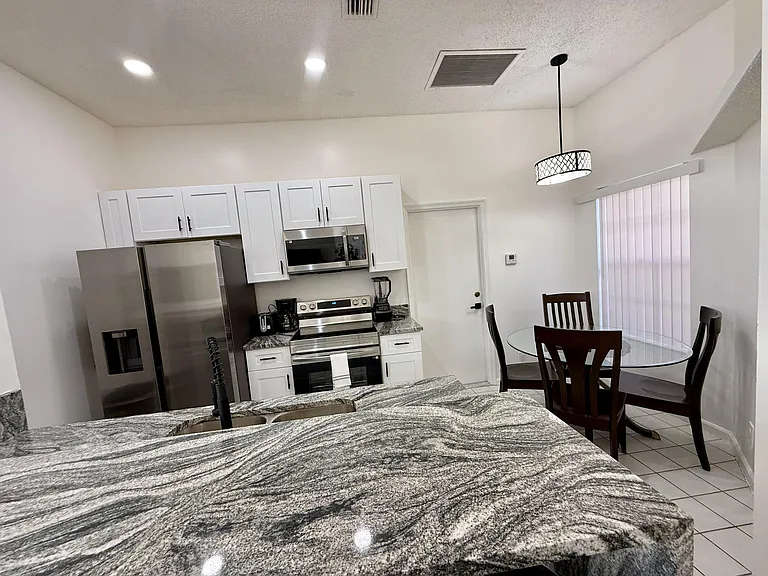 1049 Mourning Dove Ln — Photo 3