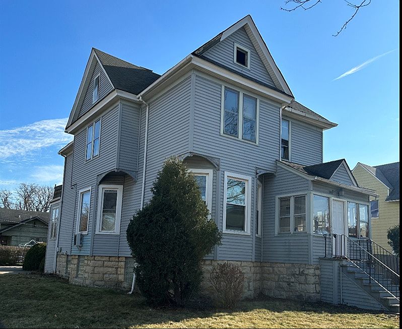 1st image of 303 S 2nd Ave