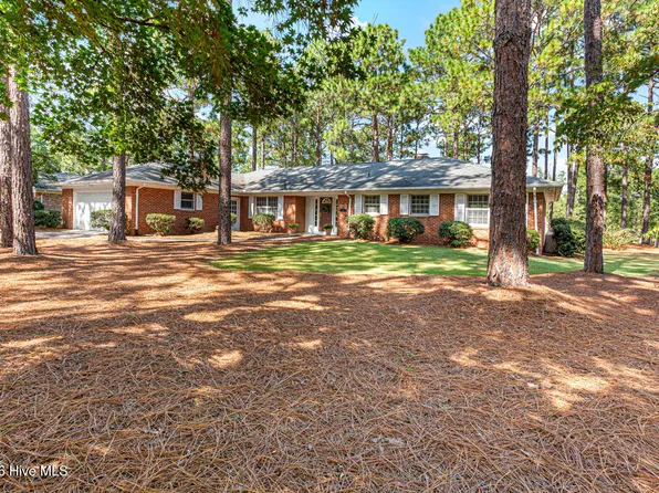16 Bogie Drive, Whispering Pines, NC 28327