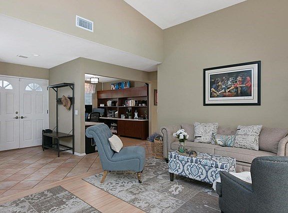 10680 Modoc St-005-5-Living Room-MLS_Siz