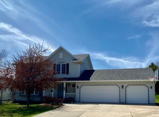 N6204 Woodland Meadows Dr, Sheboygan, WI 53083