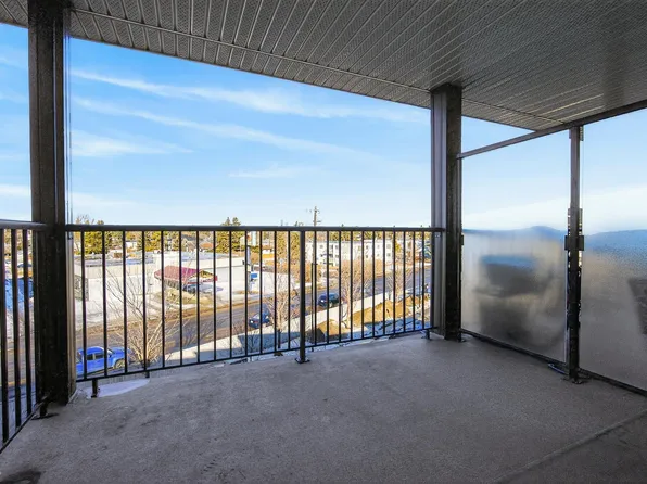 7711 71st St NW #405, Edmonton, AB T6B 3W3