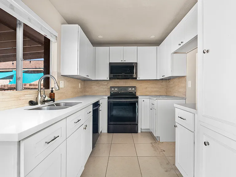 7319 Whithers Ln — Photo 11