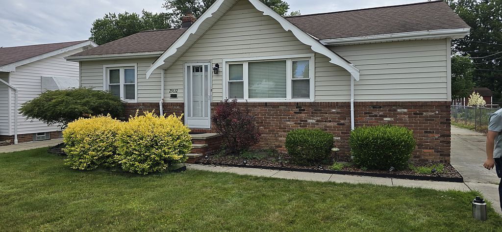 29632 Fairway Blvd - Property Image