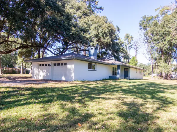 245 Bayou Dr, Rose Hill Acres, TX 77657
