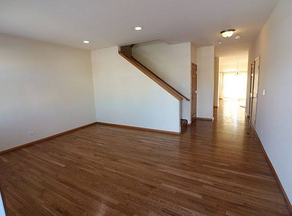 3rd image of 782 Cantata Ct