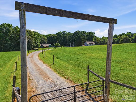 3rd image of 4242 John Ritchie Rd