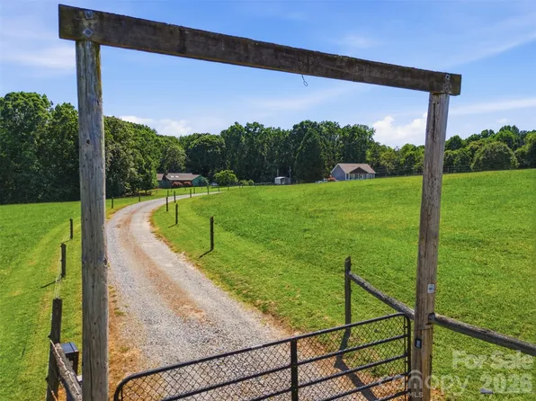 4242 John Ritchie Rd, Iron Station, NC 28080