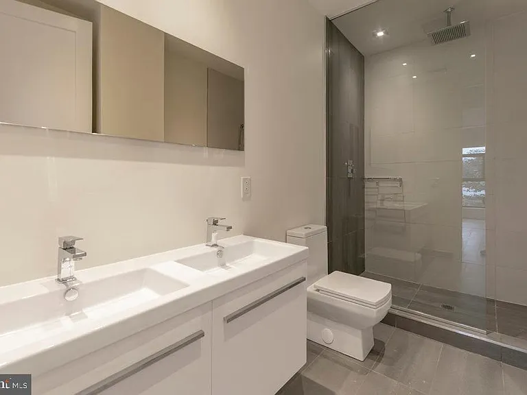 240 N 2nd St #2W — Photo 11