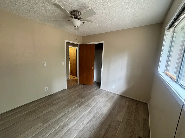 1914 Brule St — Photo 11