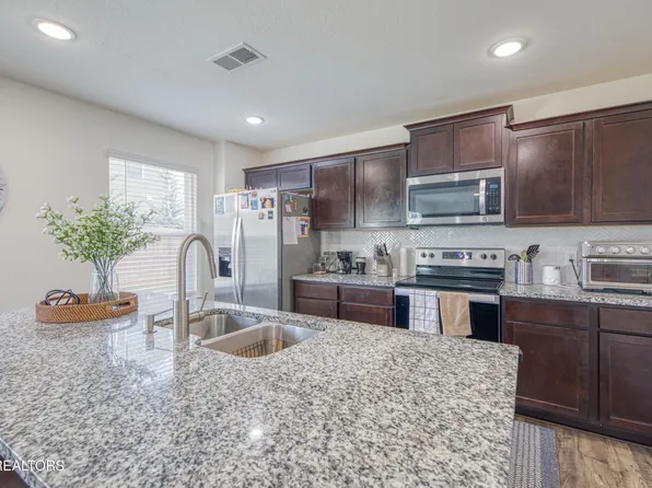 313 Holliwell Chase Ln, Maryville, TN 37804